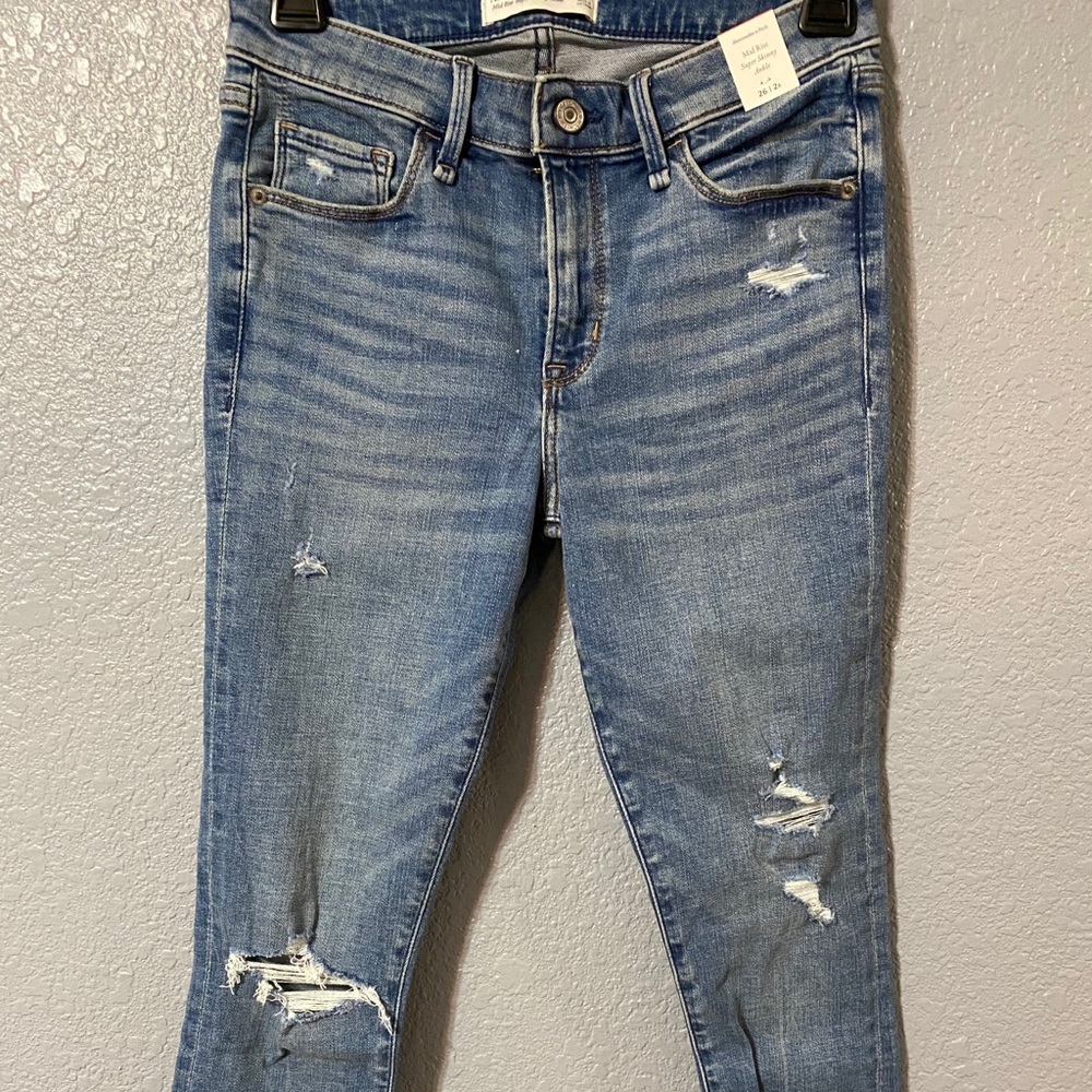 Abercrombie and Fitch Mid Rise Skinny jeans